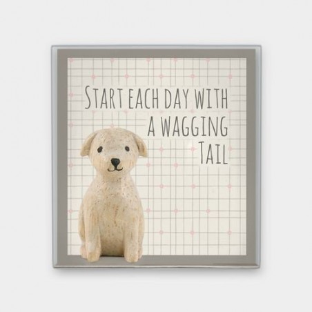 Figurine et message - East of India - Chien sculpté en bois