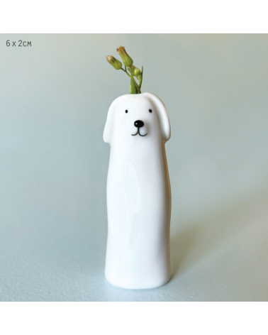 Vase Chien - East of India