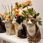 🌸✨️🍀🌸 Qui aime les fleurs ? Qui aime les chats ? Qui aime les deux à la fois ??? Ces adorables vases feront partie de nos nouveautés de février !!! Restez connectés !! Il n'y en aura pas pour tout le monde !!!🌸🌸🌸🌸
.
.
.
#vase #vasechat #vaseencéramique #vaseenfaïence #vaseenfaïence #vaseanimaux #catlover #chatlove #chatlovers😋❤️ #catvase #catvases